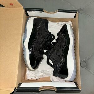 Jordan 11 Retro Low